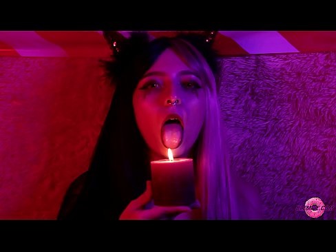 ❤️ Μια παθιασμένη πίπα από ένα σέξι Succubus με ένα σπέρμα στο στόμα της. Σεξ ️