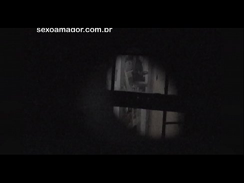 ❤️ Ξανθιά κοπέλα βιντεοσκοπήθηκε κρυφά από ηδονοβλεψία της γειτονιάς κρυμμένο πίσω από κούφια τούβλα Σεξ ️